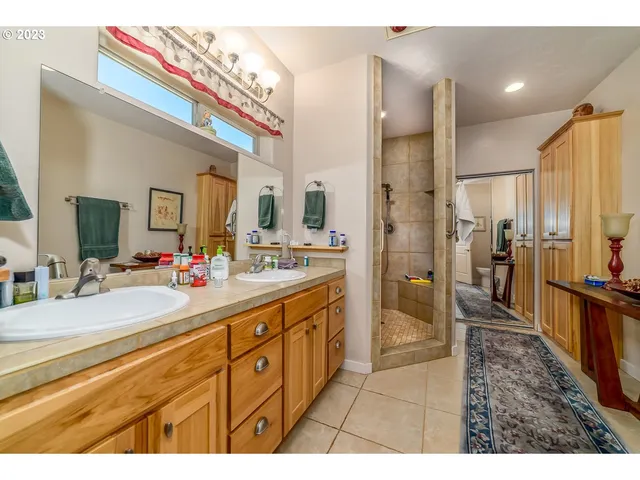 $516,000 | 48482 Meadow Way, Oakridge, OR 97463