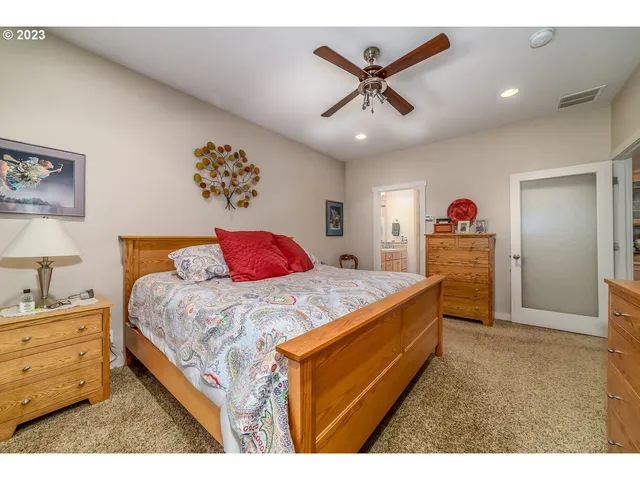 $516,000 | 48482 Meadow Way, Oakridge, OR 97463