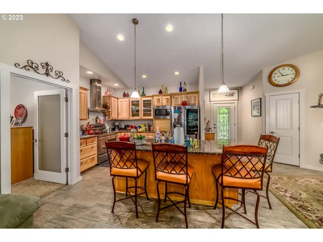 $516,000 | 48482 Meadow Way, Oakridge, OR 97463