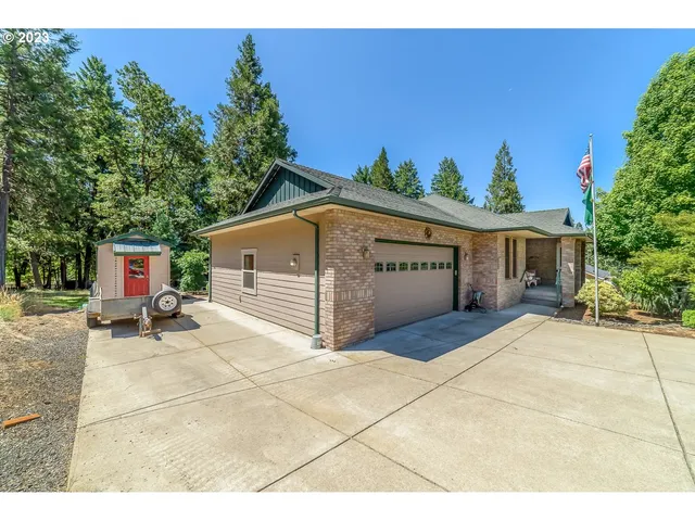 $516,000 | 48482 Meadow Way, Oakridge, OR 97463