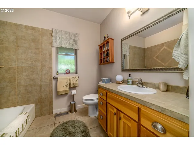 $516,000 | 48482 Meadow Way, Oakridge, OR 97463