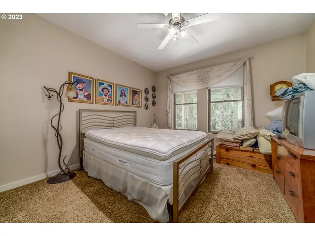 $516,000 | 48482 Meadow Way, Oakridge, OR 97463