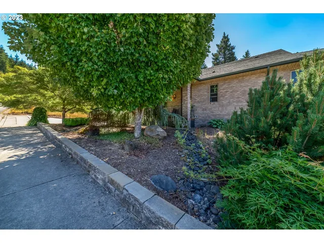 $516,000 | 48482 Meadow Way, Oakridge, OR 97463