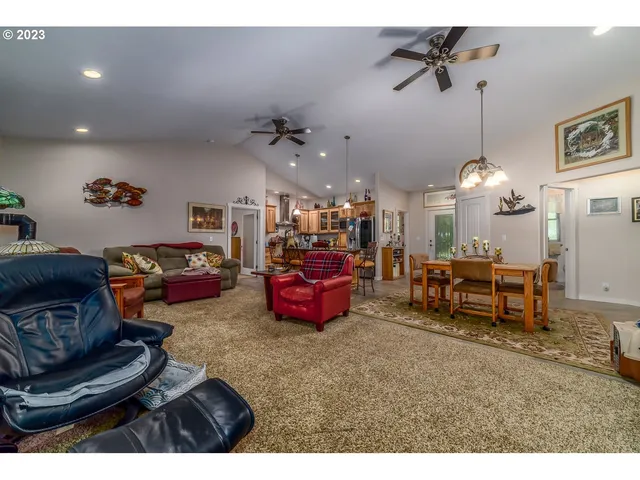 $516,000 | 48482 Meadow Way, Oakridge, OR 97463