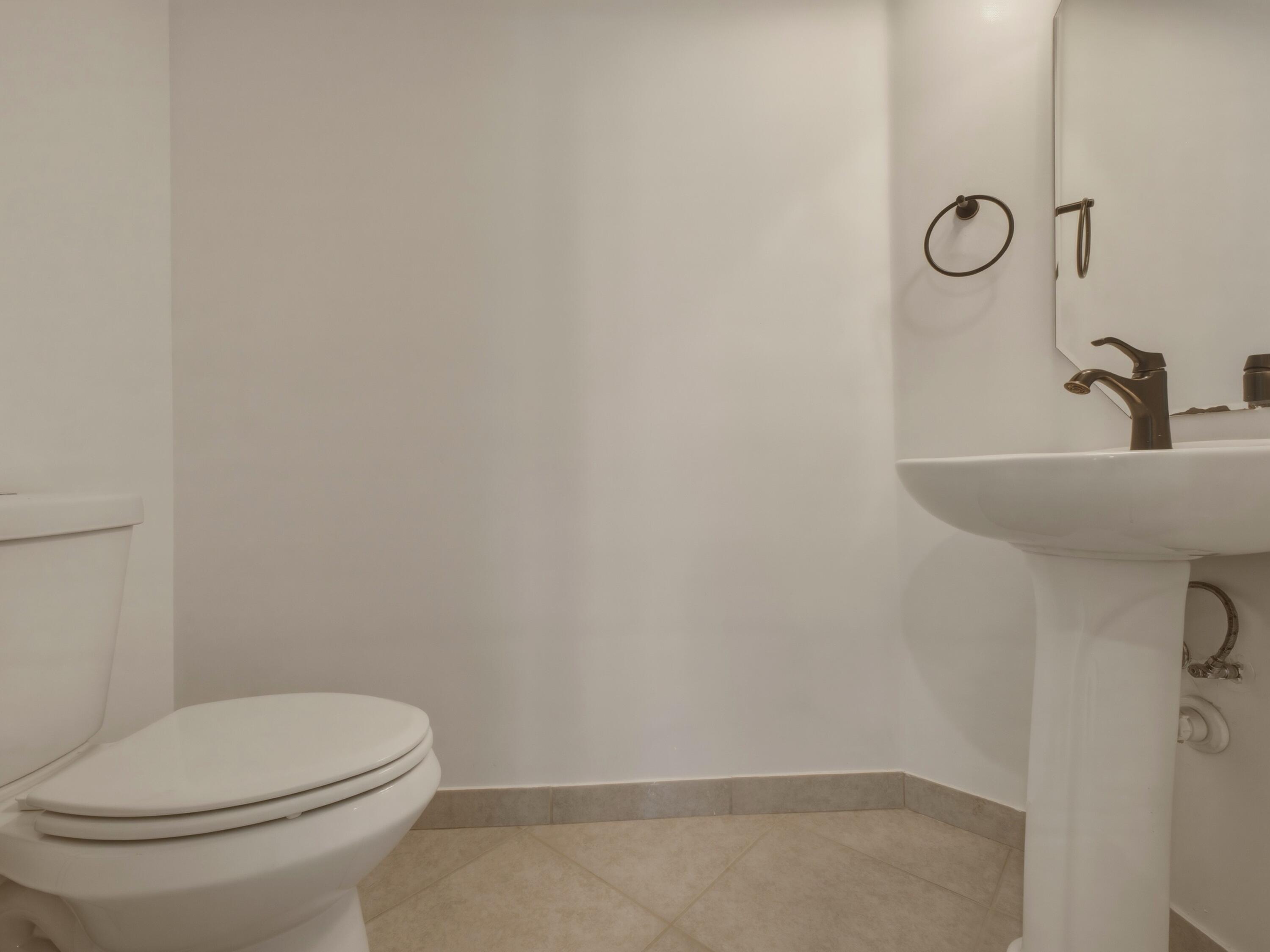 119 Lancaster Road Boynton Beach, FL 33426 - Photo 19 of 57 Half Bath