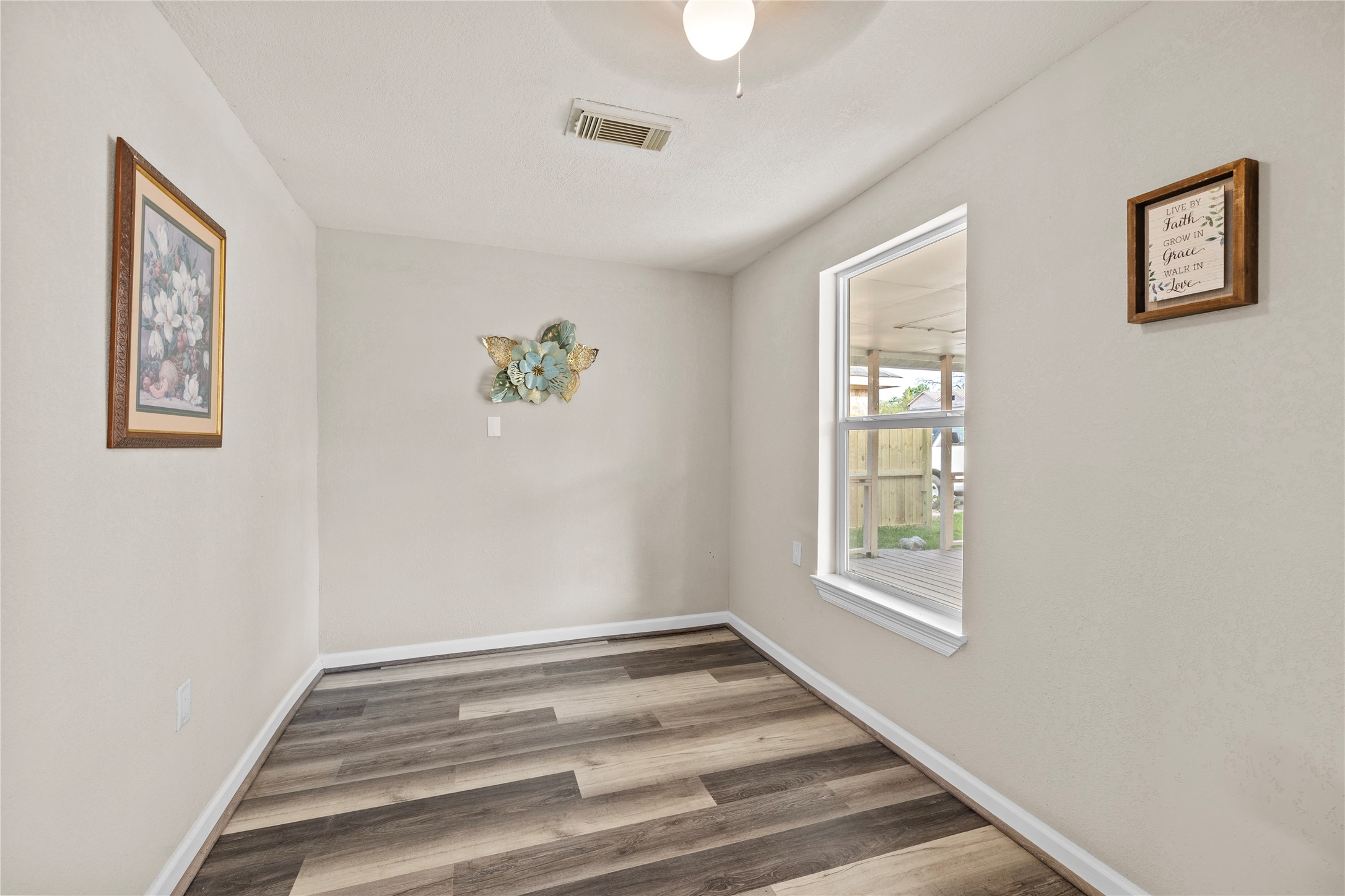 10613 Chadwick Street Houston, TX 77029 - Photo 9 of 33