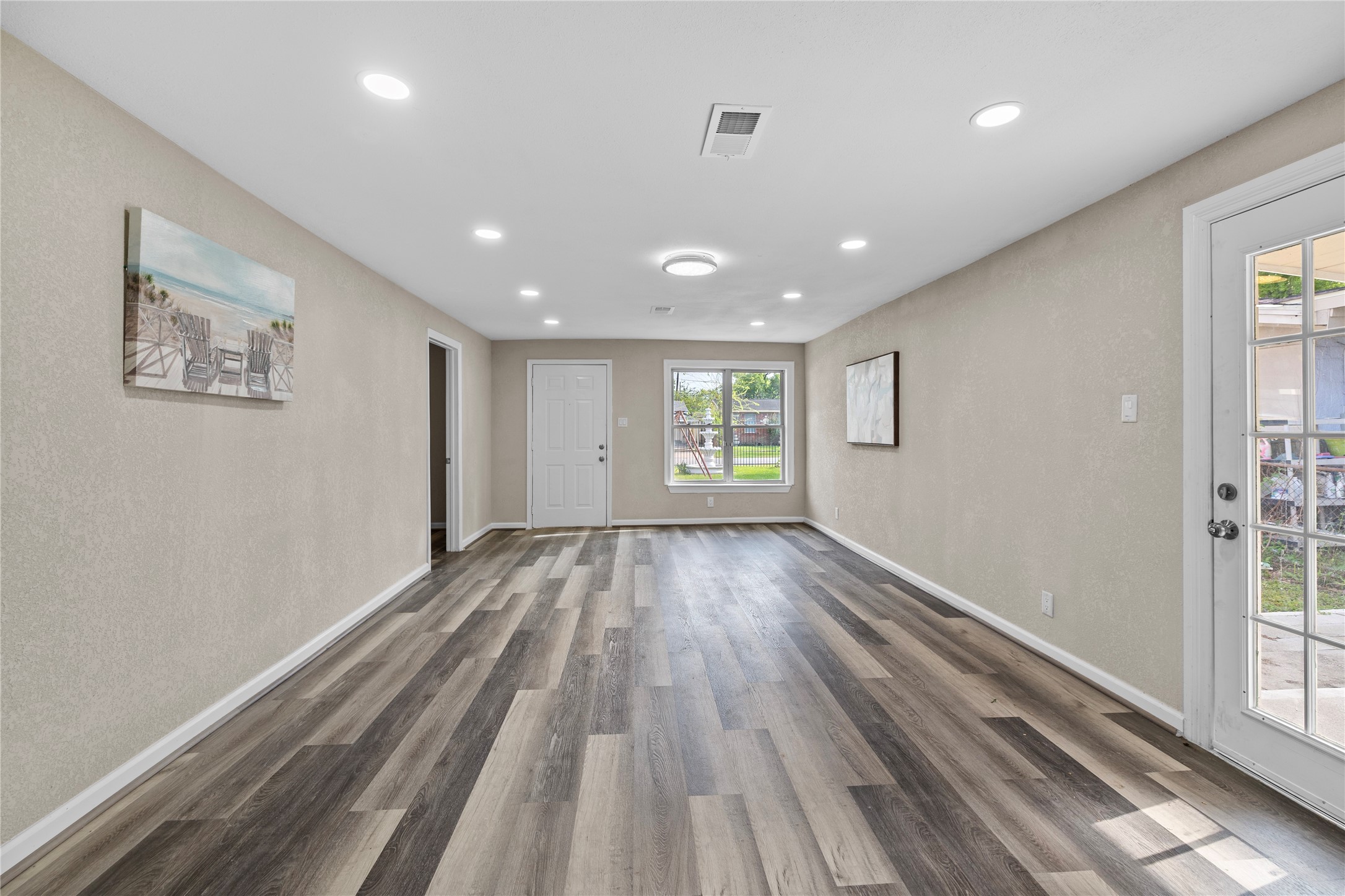 10613 Chadwick Street Houston, TX 77029 - Photo 10 of 33