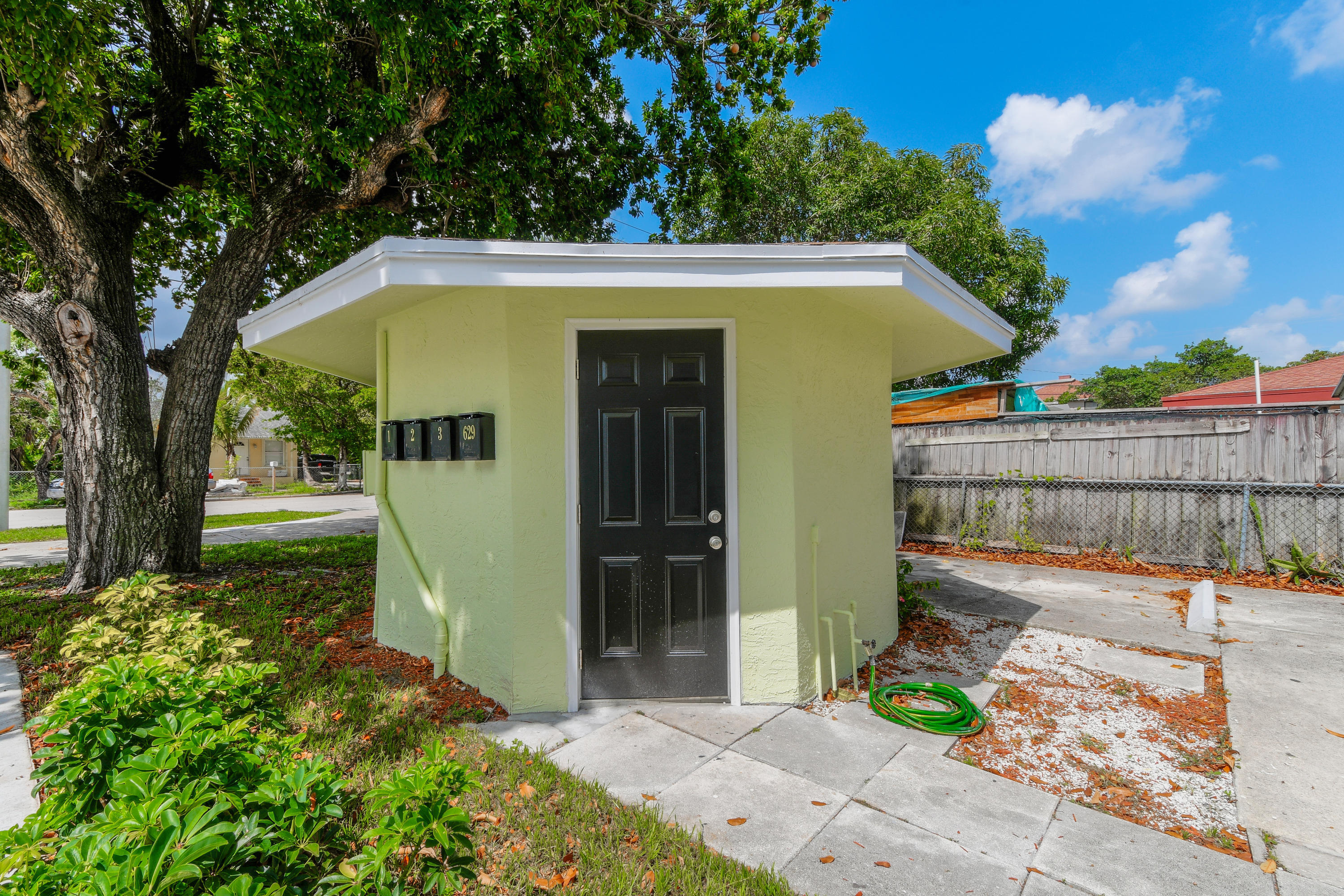 627 Bunker Road West Palm Beach, FL 33405 - Photo 4 of 15 Pic-14