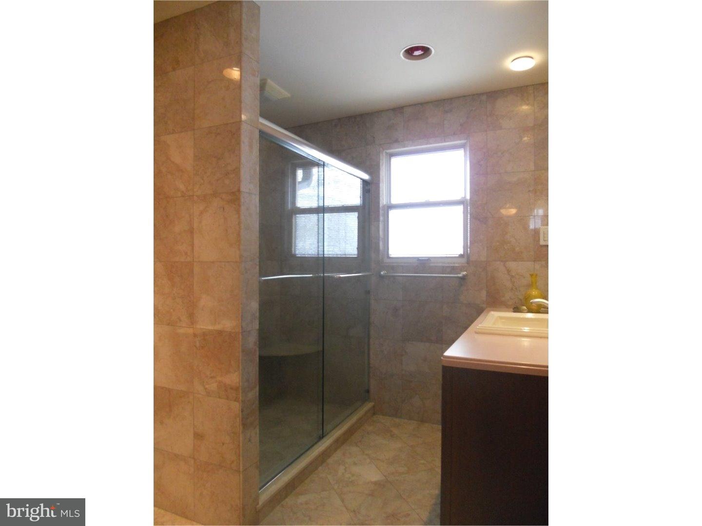960 Hunters Turn Huntingdon Valley, PA 19006 - Photo 14 of 24 Bathroom