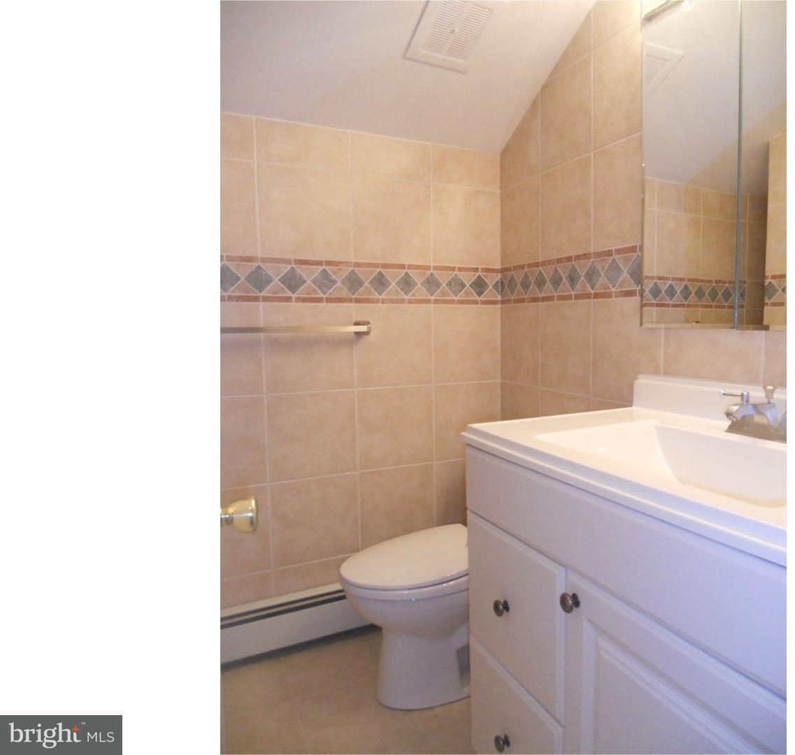 960 Hunters Turn Huntingdon Valley, PA 19006 - Photo 17 of 24 Bathroom