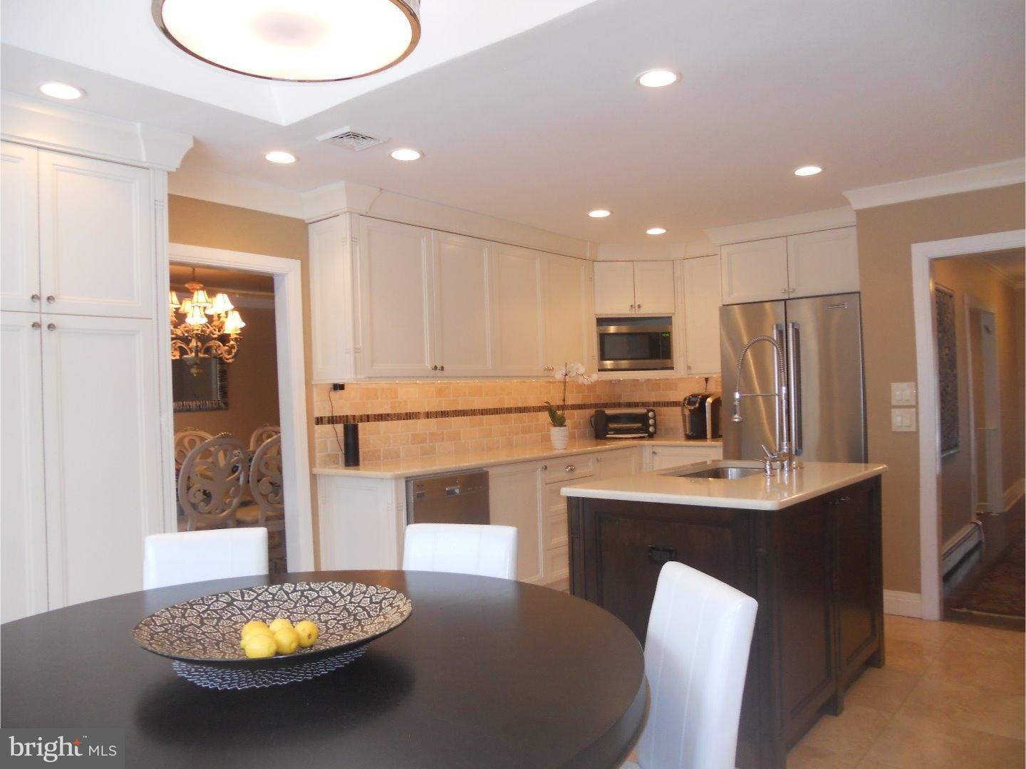 960 Hunters Turn Huntingdon Valley, PA 19006 - Photo 3 of 24 Kitchen