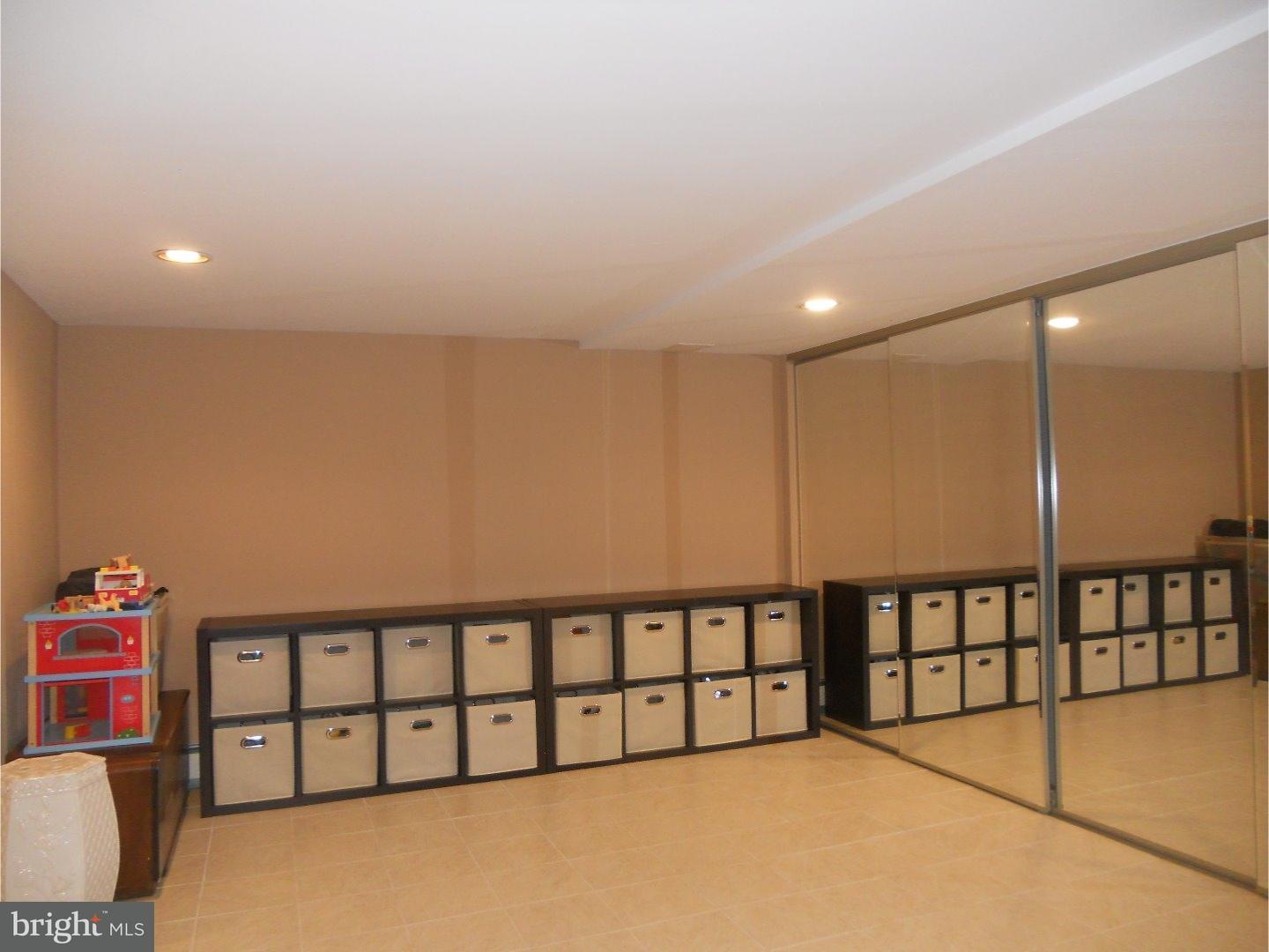 960 Hunters Turn Huntingdon Valley, PA 19006 - Photo 21 of 24 Basement - Finished