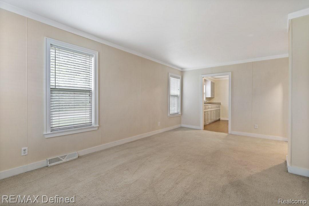 192 West Tienken Road Rochester, MI 48307 - Photo 5 of 38 192-Tienken-Rd-06.jpg