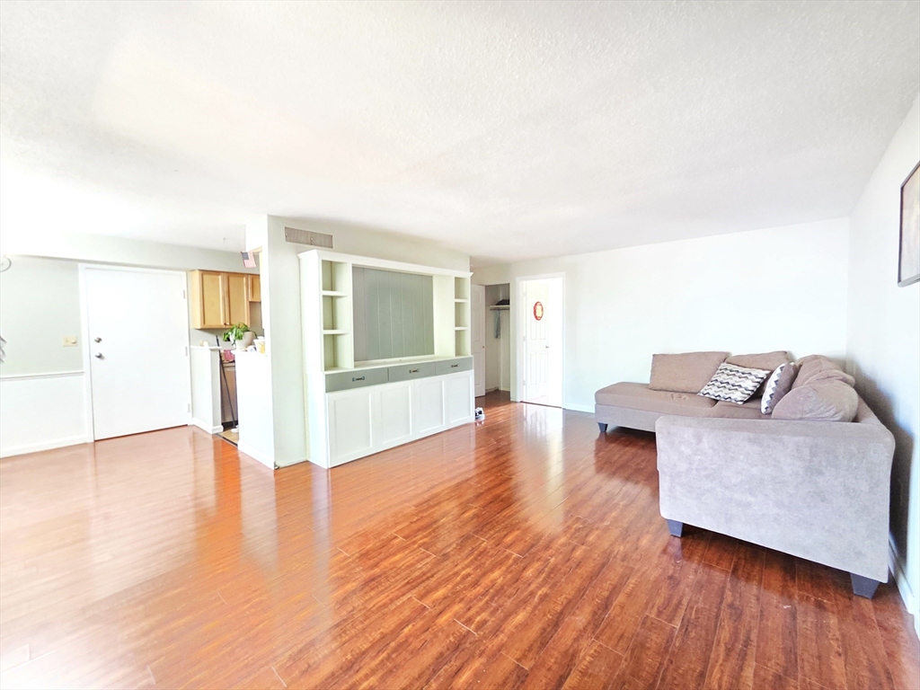 6 Beal's Cove Road, Unit G Hingham, MA 02043 - Photo 4 of 8