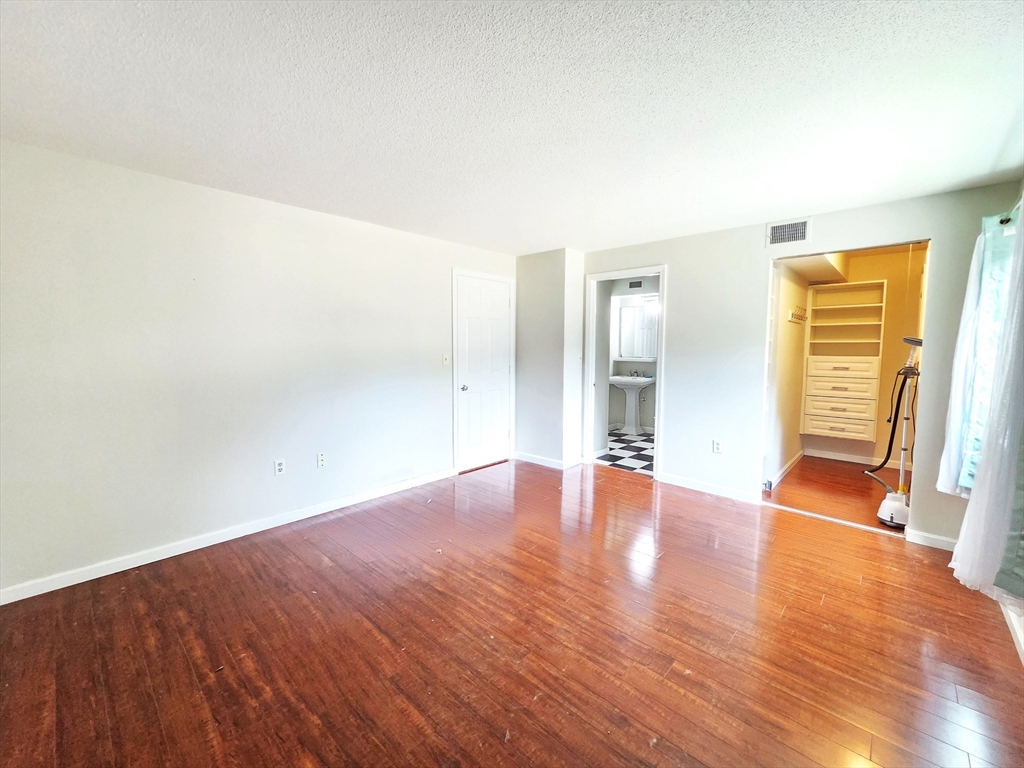 6 Beal's Cove Road, Unit G Hingham, MA 02043 - Photo 6 of 8