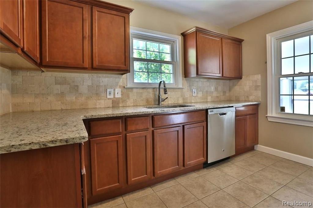 3205 John R Street Trenton, MI 48183 - Photo 9 of 24