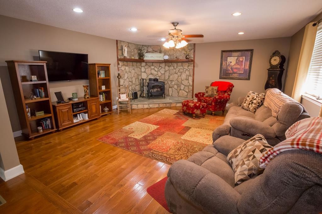 3232 Old Mill Branch Road Sevierville, TN 37876 - Photo 17 of 47 Gallery Image 17