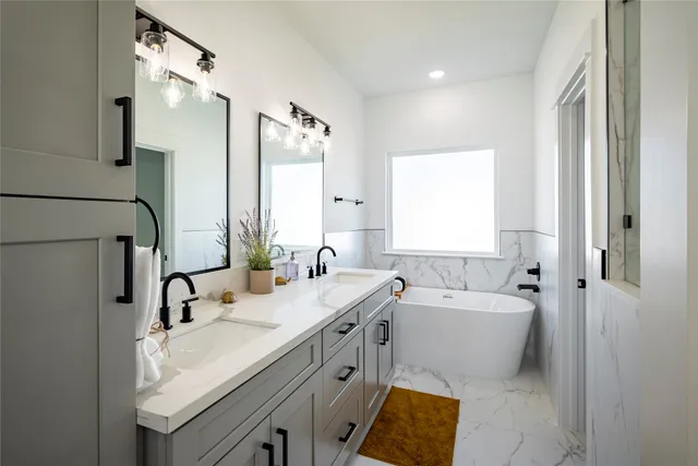 a close view of sink