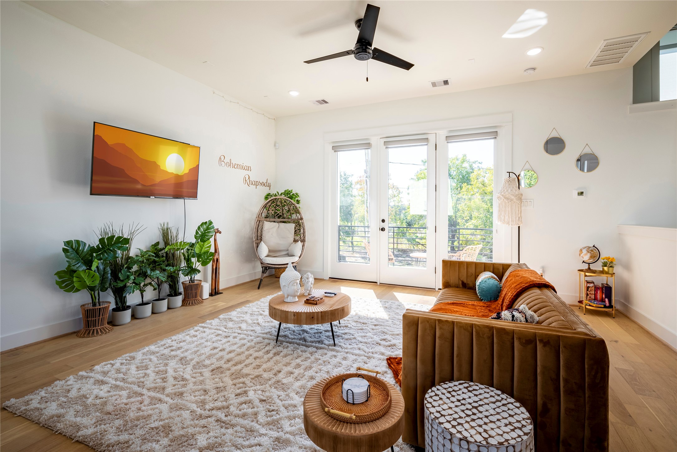 2721 Rosalie Street Houston, TX 77004 - Photo 4 of 44 a living room with furniture and a window
