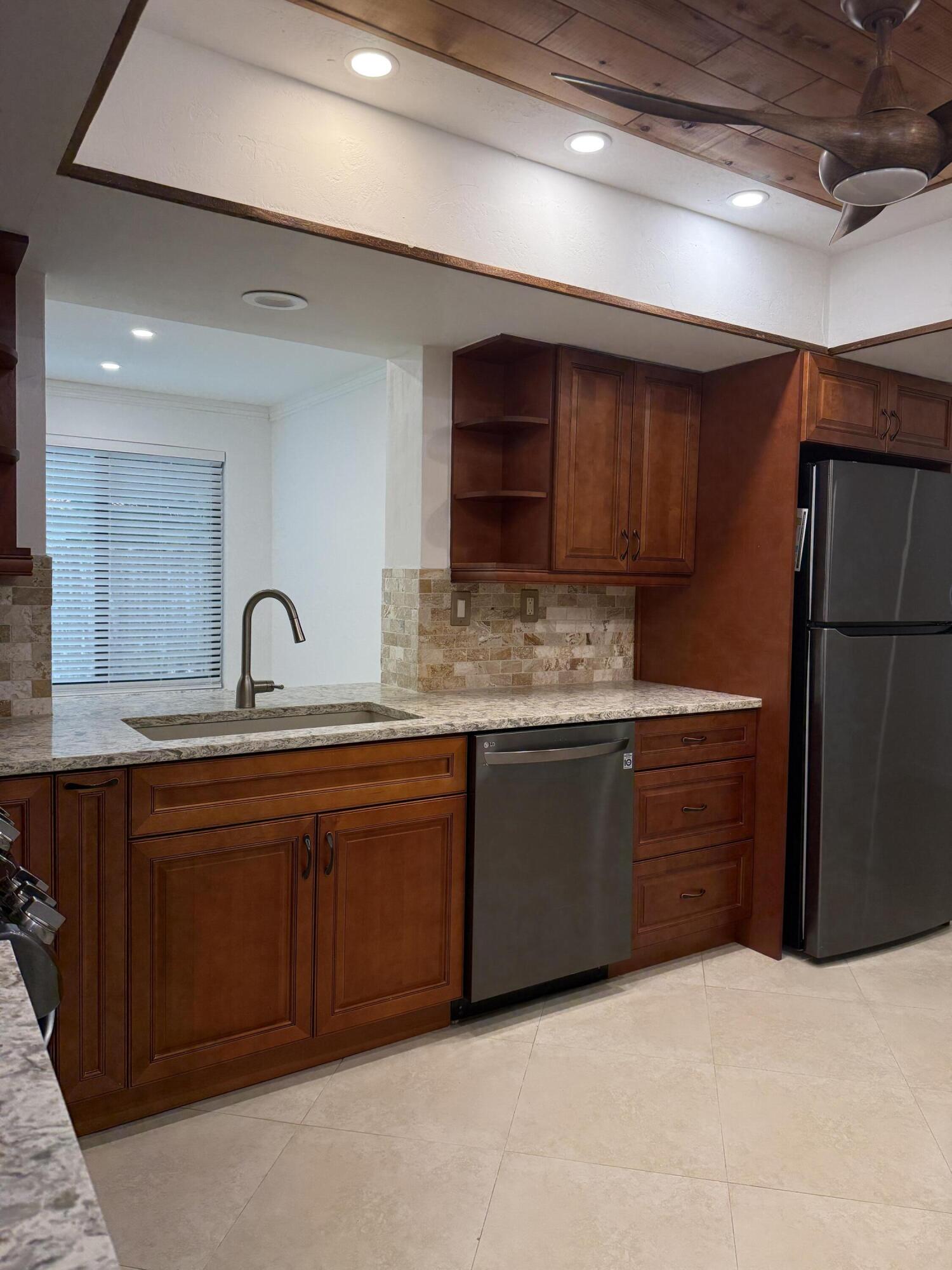 10478 Northwest 4th Street Plantation, FL 33324 - Photo 3 of 16 IMG_3954