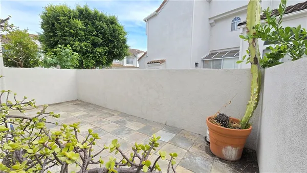 $3,900 | 144 Agostino, Irvine, CA 92614