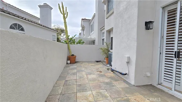 $3,900 | 144 Agostino, Irvine, CA 92614
