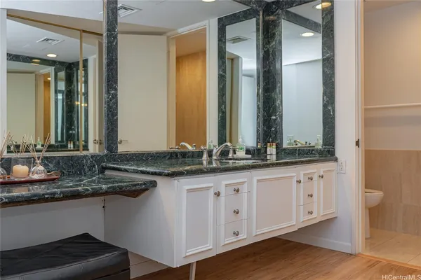 $7,000 | 4999 Kahala Avenue, Unit 445, Honolulu, HI 96816