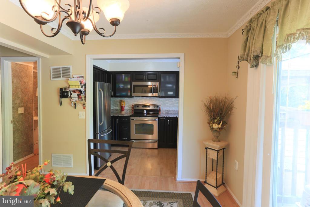 66 Bar Harbor Road Pasadena, MD 21122 - Photo 11 of 30 Kitchen