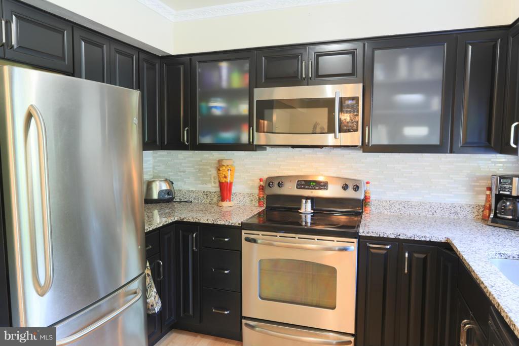 66 Bar Harbor Road Pasadena, MD 21122 - Photo 12 of 30 Kitchen
