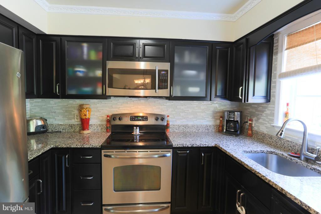 66 Bar Harbor Road Pasadena, MD 21122 - Photo 13 of 30 Kitchen