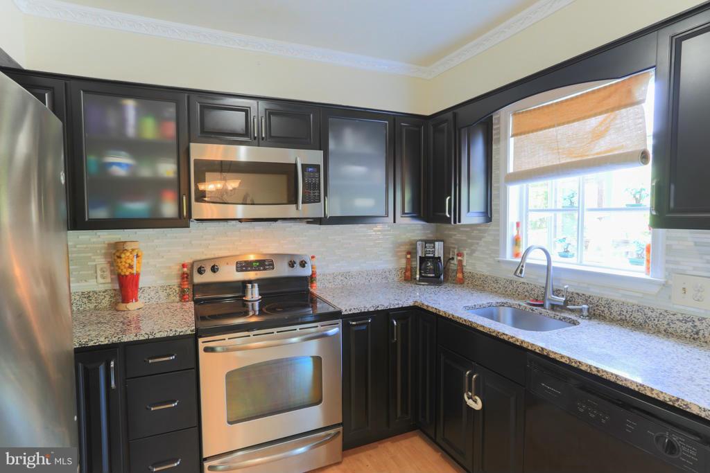 66 Bar Harbor Road Pasadena, MD 21122 - Photo 14 of 30 Kitchen