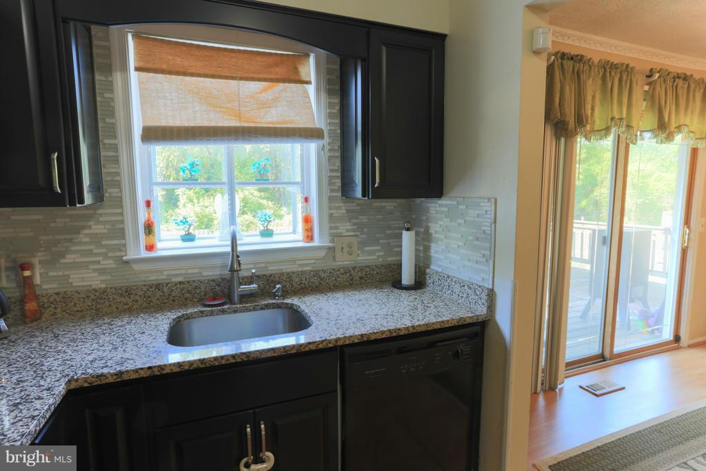 66 Bar Harbor Road Pasadena, MD 21122 - Photo 15 of 30 Kitchen