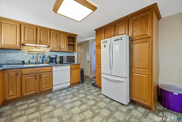 $379,000 | 288 Laning Street, Southington, CT 06489