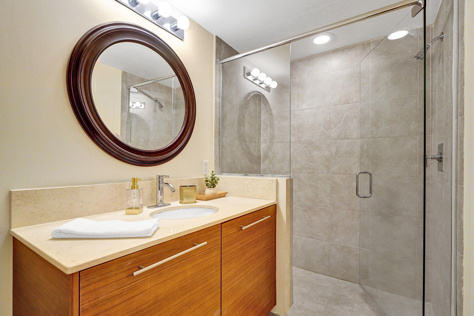 2641 North Flamingo Road, Unit 406N Sunrise, FL 33323 - Photo 14 of 54 DSC03767