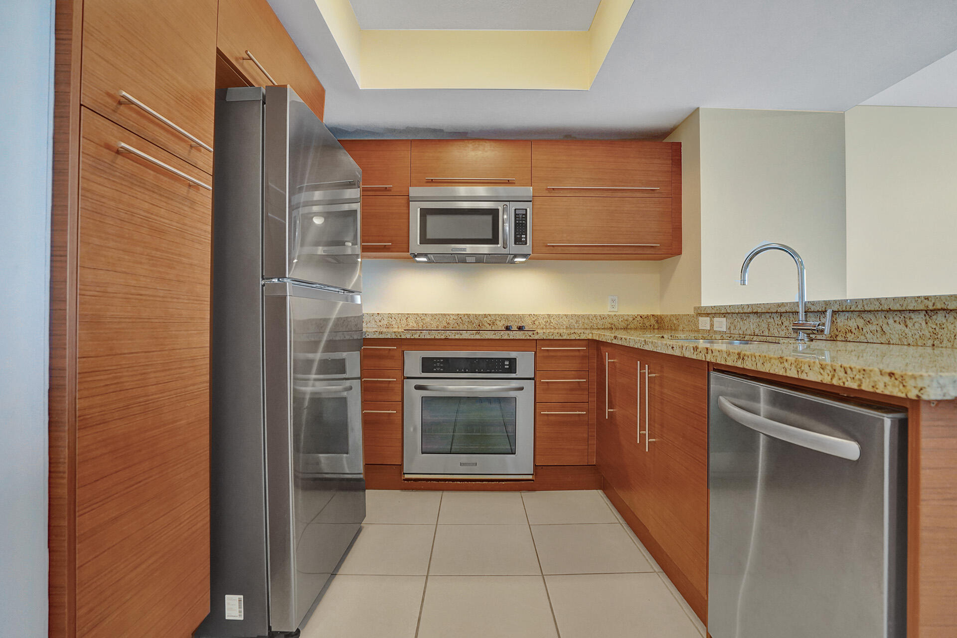 2641 North Flamingo Road, Unit 406N Sunrise, FL 33323 - Photo 35 of 54 DSC03854