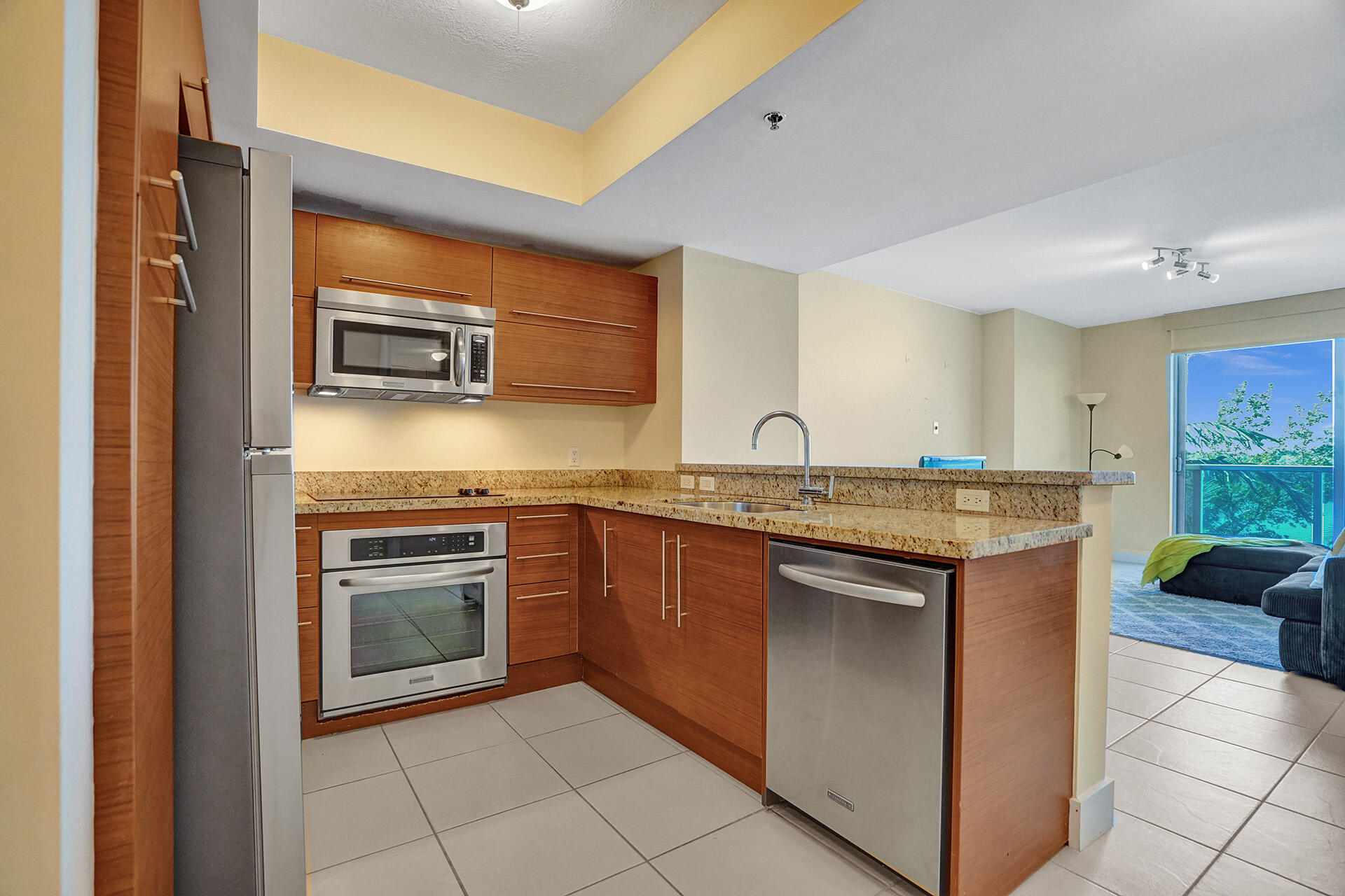 2641 North Flamingo Road, Unit 406N Sunrise, FL 33323 - Photo 36 of 54 DSC03857