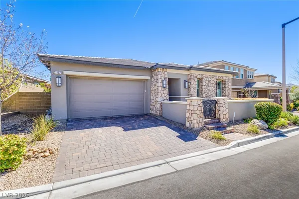 $800,000 | 12329 Middle Creek Street, Las Vegas, NV 89138