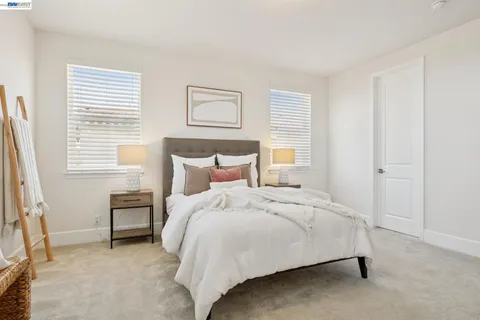 $2,599,000 | 5 Stirling Way, Hayward, CA 94542