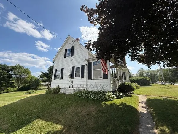 $249,900 | 10 Palm Street, Baileyville, ME 04694
