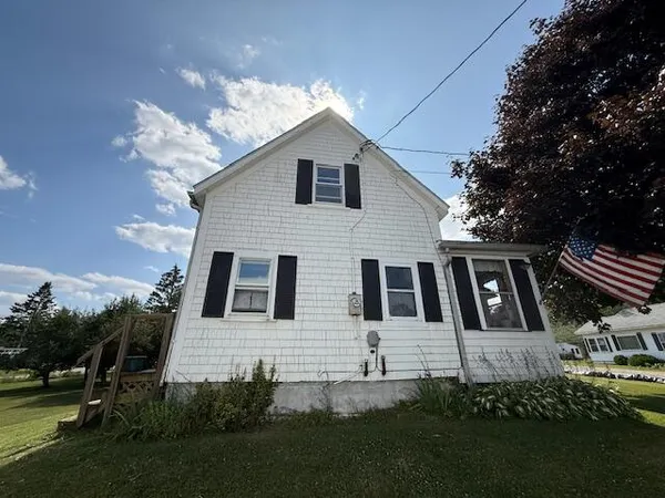 $249,900 | 10 Palm Street, Baileyville, ME 04694