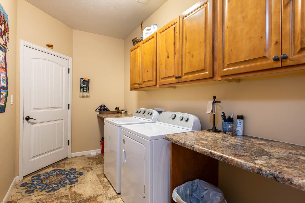 2530 Riata Ranch Court Grand Junction, CO 81505 - Photo 24 of 41 a view of bathroom with dual sinks