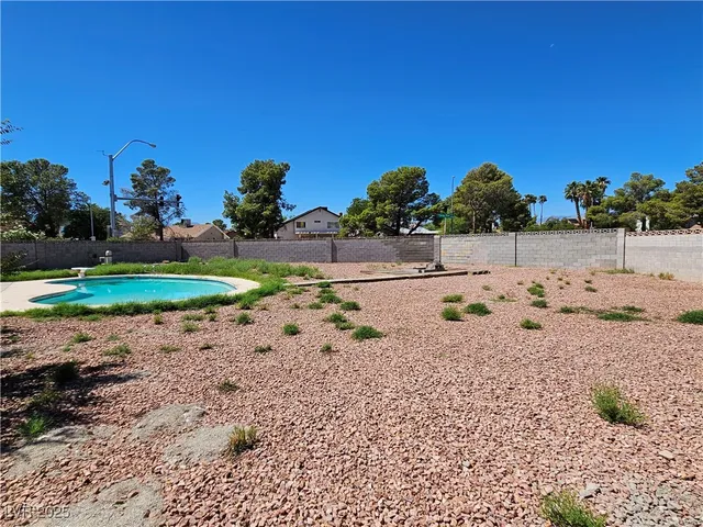 $1,895 | 4525 Troy Street, Las Vegas, NV 89103