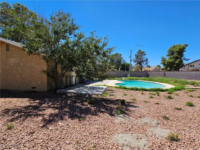 $1,895 | 4525 Troy Street, Las Vegas, NV 89103