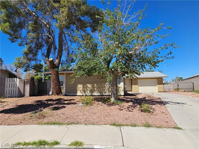 $1,895 | 4525 Troy Street, Las Vegas, NV 89103