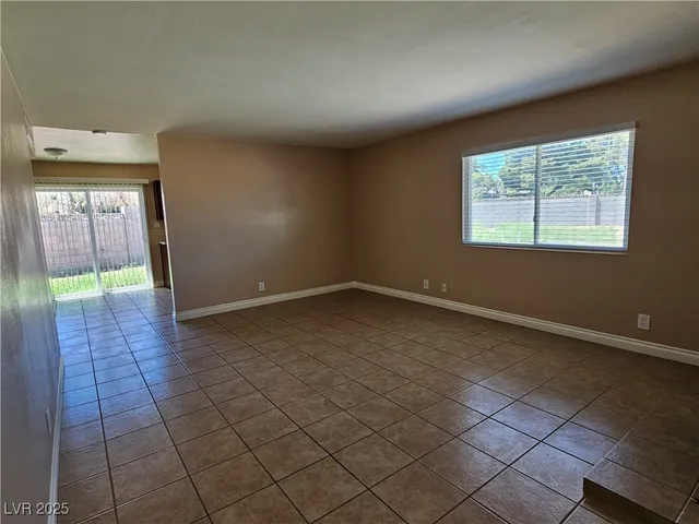 $1,895 | 4525 Troy Street, Las Vegas, NV 89103