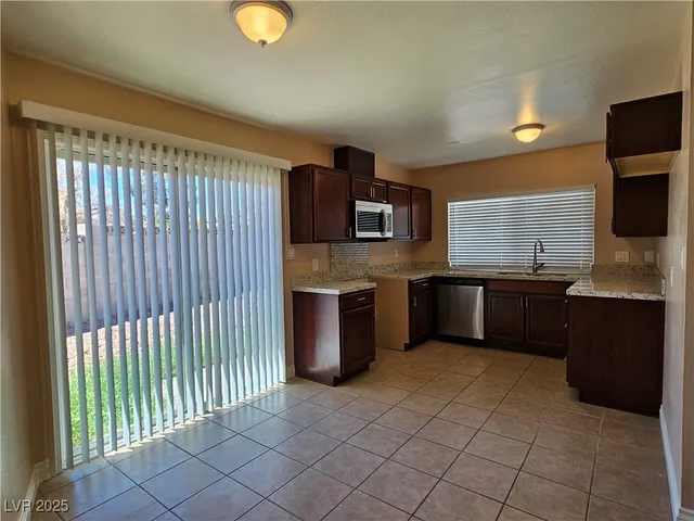 $1,895 | 4525 Troy Street, Las Vegas, NV 89103