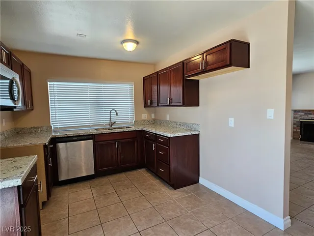$1,895 | 4525 Troy Street, Las Vegas, NV 89103