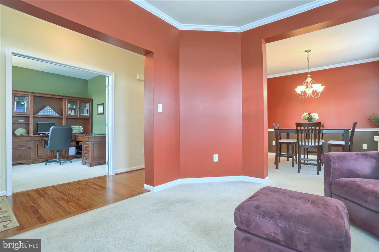 90 Hickory Ridge Circle York, PA 17404 - Photo 5 of 36