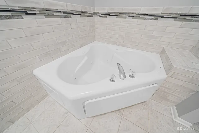 $399,900 | 13405 Forest Ridge Drive, Unit 13405, Palos Heights, IL 60463