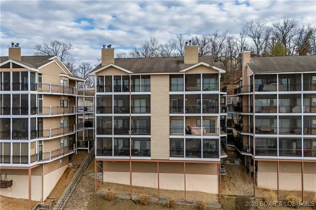 $325,000 | 37 Westshore Fls Court, Unit 3A, Lake Ozark, MO 65049
